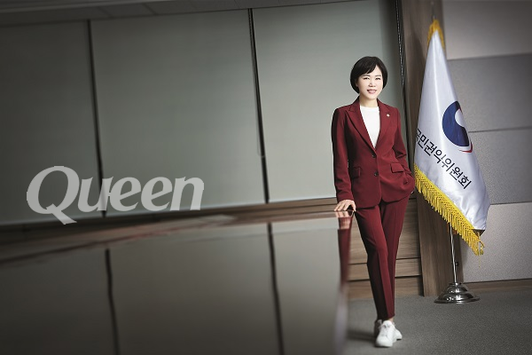 서울 종로구 정부서울청사에서 만난 전현희 국민권익위원회 위원장(57)은제도개선 우수 사례 중에서도 특히 아동급식 문제에 각별한 관심을보였다. 전국에 급식아동이 31만 명에 이르는 현실이니 그것은 자연스러운것이다.